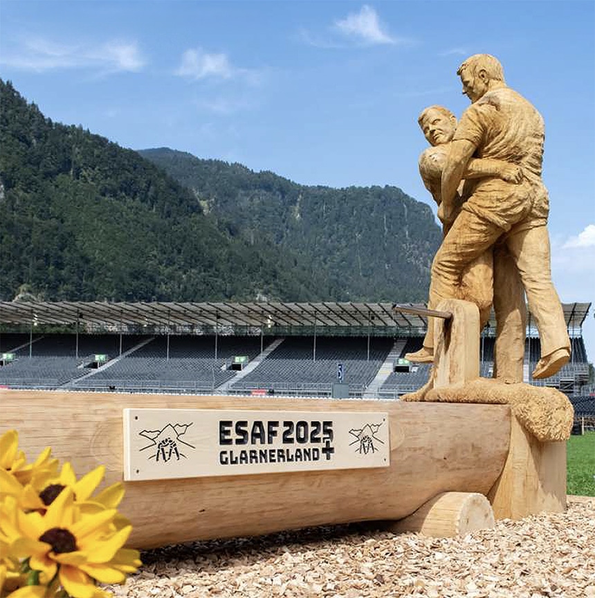 Geschnitzter Brunnen ESAF 2025 im Glarnerland